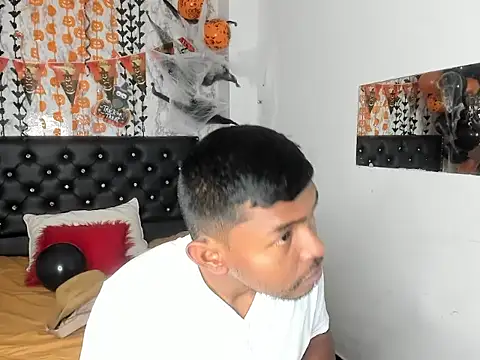 Adam Morgan2 online show from 11-04-25, 07:24