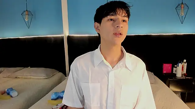 AleAurarashi online show from 09-15-25, 11:43