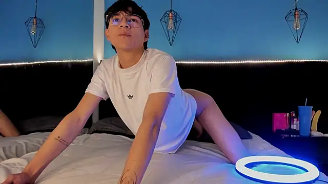 AleAurarashi online show from 09-22-25, 11:56