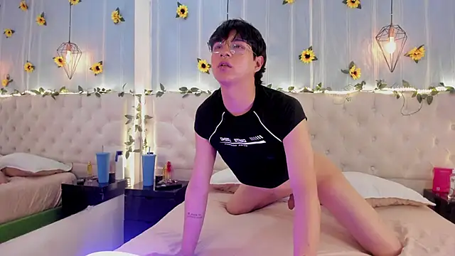 AleAurarashi online show from 10-08-25, 12:19