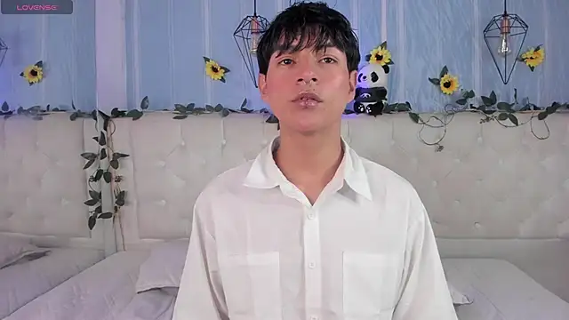 AleAurarashi online show from 12-05-25, 03:37