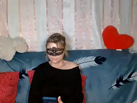 Miss Nona online show from 11-16-25, 03:39