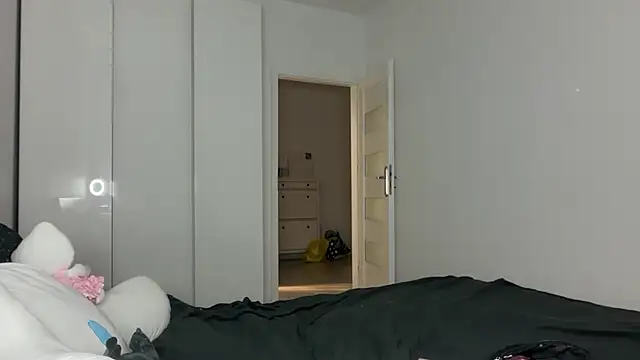 Snapshot of FluffySlutt chatting on 10-09-25, 11:03 FluffySlutt online show from 10-09-25, 11:03