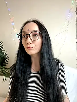 Snapshot of Jinhee_Tiny chatting on 09-19-25, 09:00 Jinhee Tiny online show from 09-19-25, 09:00