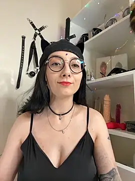 Snapshot of Jinhee_Tiny chatting on 10-02-25, 09:38 Jinhee Tiny online show from 10-02-25, 09:38