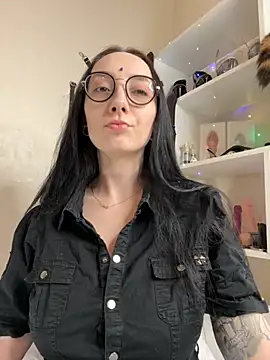 Snapshot of Jinhee_Tiny chatting on 10-14-25, 01:23 Jinhee Tiny online show from 10-14-25, 01:23