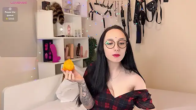 Snapshot of Jinhee_Tiny chatting on 11-05-25, 01:05 Jinhee Tiny online show from 11-05-25, 01:05