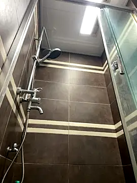 Snapshot of 300-AMAM chatting on 10-07-25, 04:20 300-AMAM online show from 10-07-25, 04:20