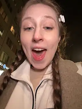 FroggyAnna online show from 10-15-25, 04:51