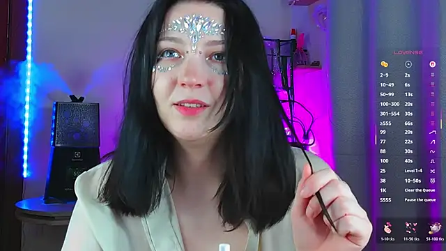 Liraras online show from 11-25-25, 03:01