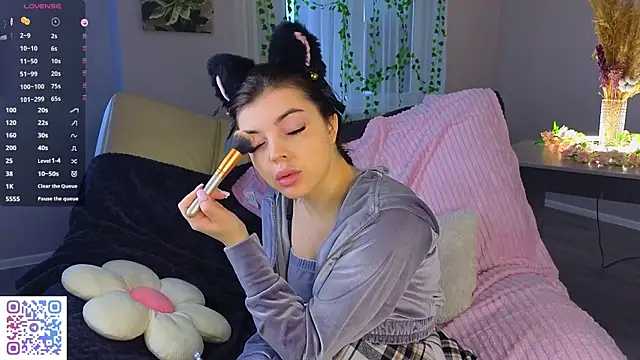 AuroraVice online show from 12-04-25, 06:34