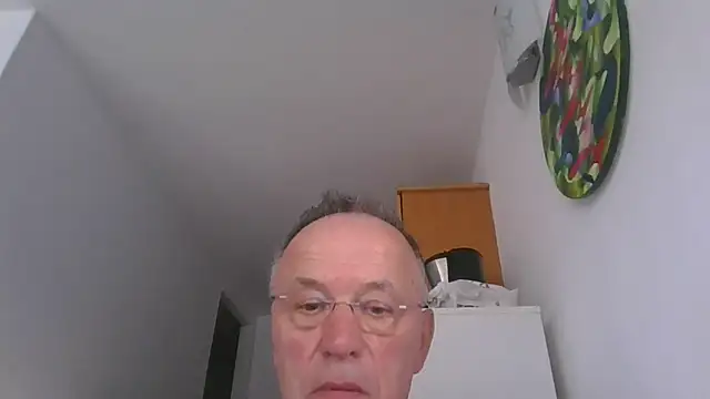 Snapshot of knodli chatting on 09-18-25, 04:09 knodli online show from 09-18-25, 04:09