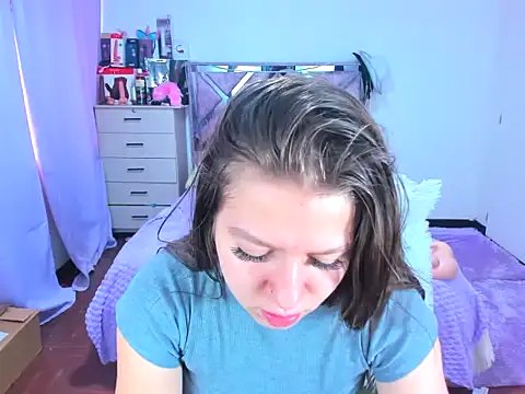 Snapshot of Luna_Analya chatting on 10-18-25, 02:51 Luna Analya online show from 10-18-25, 02:51