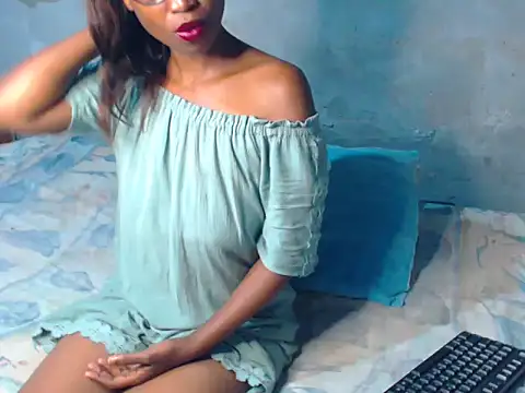 Snapshot of Blackntoxicabe6999 chatting on 12-03-25, 01:46 Blackntoxicabe6999 online show from 12-03-25, 01:46