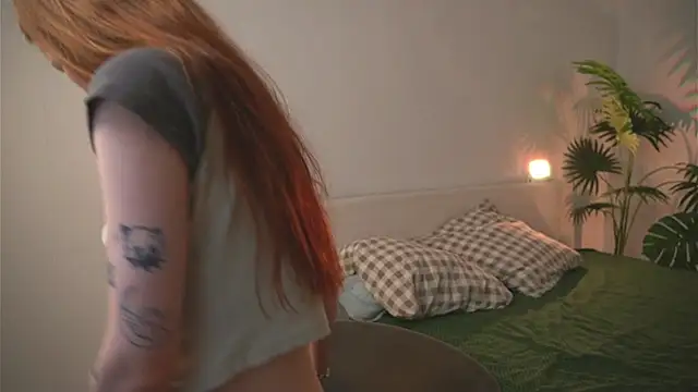 Snapshot of Lillie_Woods chatting on 10-03-25, 11:46 Lillie Woods online show from 10-03-25, 11:46