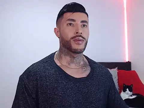 andrea de lucaa online show from 11-25-25, 02:22