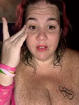 Snapshot of Courdles chatting on 11-26-25, 09:43 Courdles online show from 11-26-25, 09:43