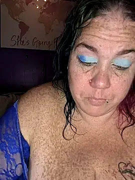 Snapshot of Courdles chatting on 12-14-25, 09:58 Courdles online show from 12-14-25, 09:58