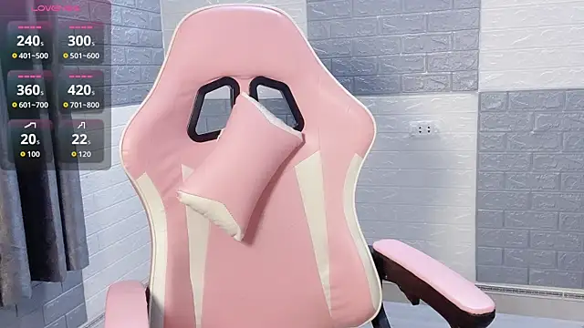 Snapshot of Orianna69 chatting on 09-19-25, 10:49 Orianna69 online show from 09-19-25, 10:49