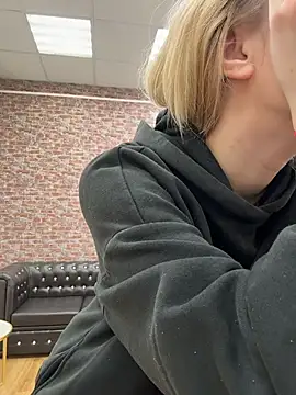 Snapshot of CaitlinSugar chatting on 11-04-25, 04:22 CaitlinSugar online show from 11-04-25, 04:22