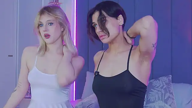 Snapshot of CaitlinSugar chatting on 11-15-25, 04:32 CaitlinSugar online show from 11-15-25, 04:32