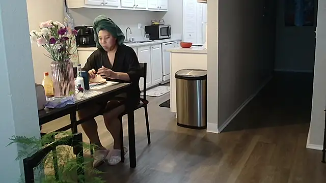 SHEILYN  online show from 10-16-25, 03:51