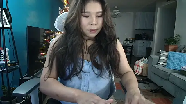 SHEILYN  online show from 11-18-25, 03:23