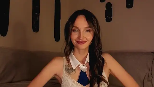 Snapshot of xSweetMissx chatting on 09-13-25, 07:02 xSweetMissx online show from 09-13-25, 07:02