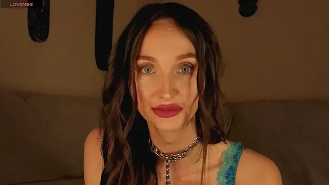 Snapshot of xSweetMissx chatting on 09-14-25, 09:36 xSweetMissx online show from 09-14-25, 09:36