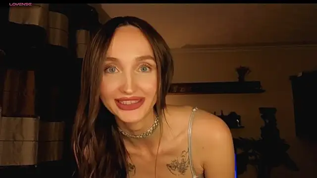 Snapshot of xSweetMissx chatting on 09-19-25, 08:09 xSweetMissx online show from 09-19-25, 08:09