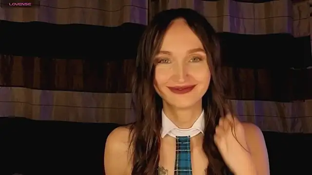 Snapshot of xSweetMissx chatting on 09-21-25, 12:12 xSweetMissx online show from 09-21-25, 12:12