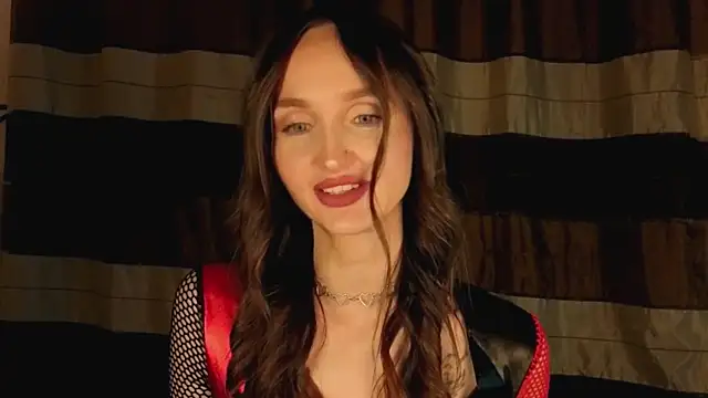 Snapshot of xSweetMissx chatting on 09-21-25, 10:33 xSweetMissx online show from 09-21-25, 10:33