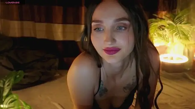 Snapshot of xSweetMissx chatting on 09-28-25, 10:48 xSweetMissx online show from 09-28-25, 10:48