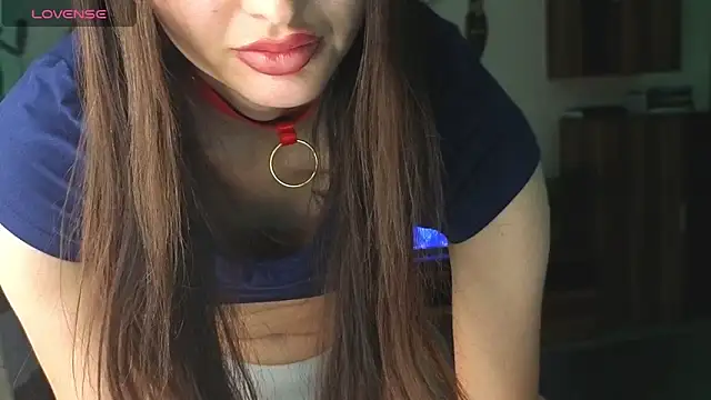 Snapshot of xSweetMissx chatting on 11-11-25, 11:10 xSweetMissx online show from 11-11-25, 11:10