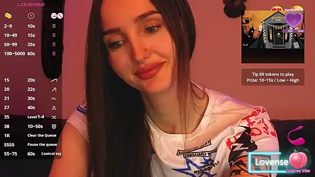 Snapshot of xSweetMissx chatting on 11-19-25, 10:21 xSweetMissx online show from 11-19-25, 10:21