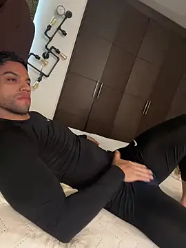 Tomy maylon online show from 11-23-25, 07:02