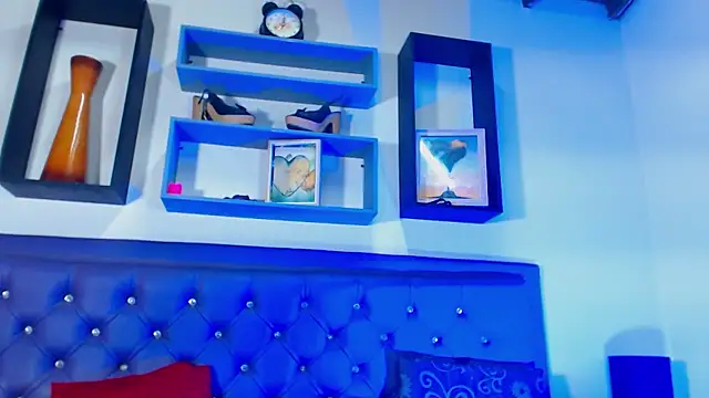 Snapshot of alejadolly chatting on 01-15-26, 08:23 alejadolly online show from 01-15-26, 08:23