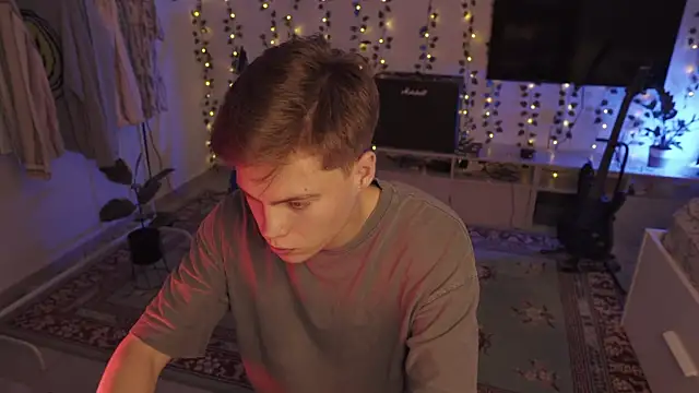 RusBradPitt online show from 09-24-25, 10:18