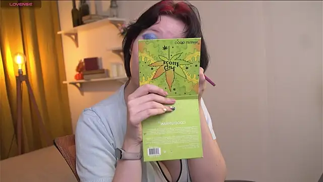 Snapshot of bluebeell chatting on 11-27-25, 09:17 bluebeell online show from 11-27-25, 09:17