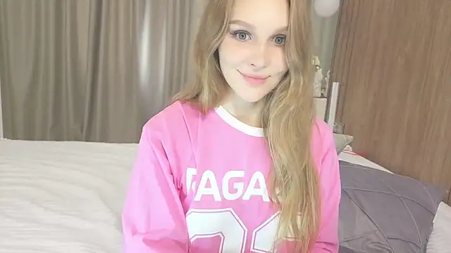 Snapshot of Brigitte_Bardot chatting on 10-03-25, 06:21 Brigitte Bardot online show from 10-03-25, 06:21