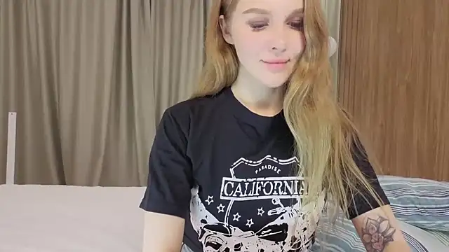 Snapshot of Brigitte_Bardot chatting on 10-30-25, 05:31 Brigitte Bardot online show from 10-30-25, 05:31