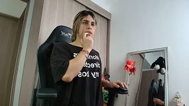 Snapshot of brunothompson3 chatting on 09-16-25, 02:29 brunothompson3 online show from 09-16-25, 02:29