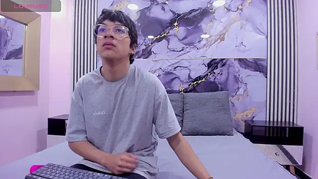 Desire Ecstasy online show from 10-22-25, 01:33