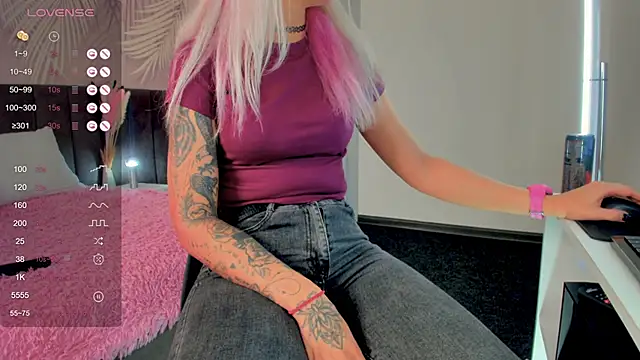 Snapshot of Kira_Key chatting on 09-16-25, 01:50 Kira Key online show from 09-16-25, 01:50