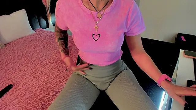 Snapshot of Kira_Key chatting on 09-23-25, 01:41 Kira Key online show from 09-23-25, 01:41