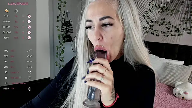 Kira Key online show from 12-14-25, 01:44