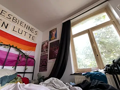 Snapshot of Styxlust chatting on 09-12-25, 02:39 Styxlust online show from 09-12-25, 02:39