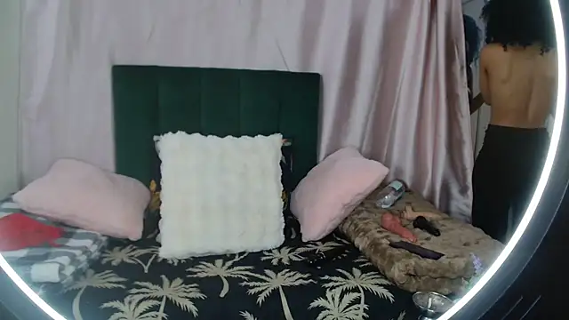 Snapshot of -cleowilliams- chatting on 09-25-25, 10:19 -cleowilliams- online show from 09-25-25, 10:19
