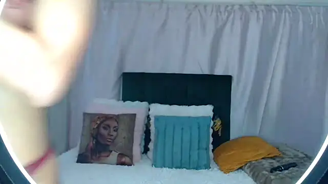Snapshot of -cleowilliams- chatting on 09-29-25, 11:04 -cleowilliams- online show from 09-29-25, 11:04