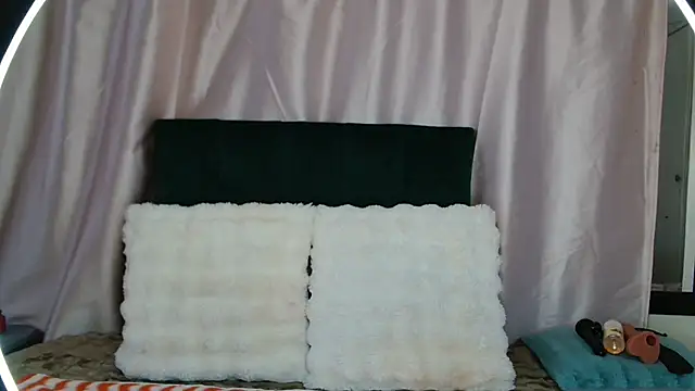 Snapshot of -cleowilliams- chatting on 10-14-25, 09:32 -cleowilliams- online show from 10-14-25, 09:32